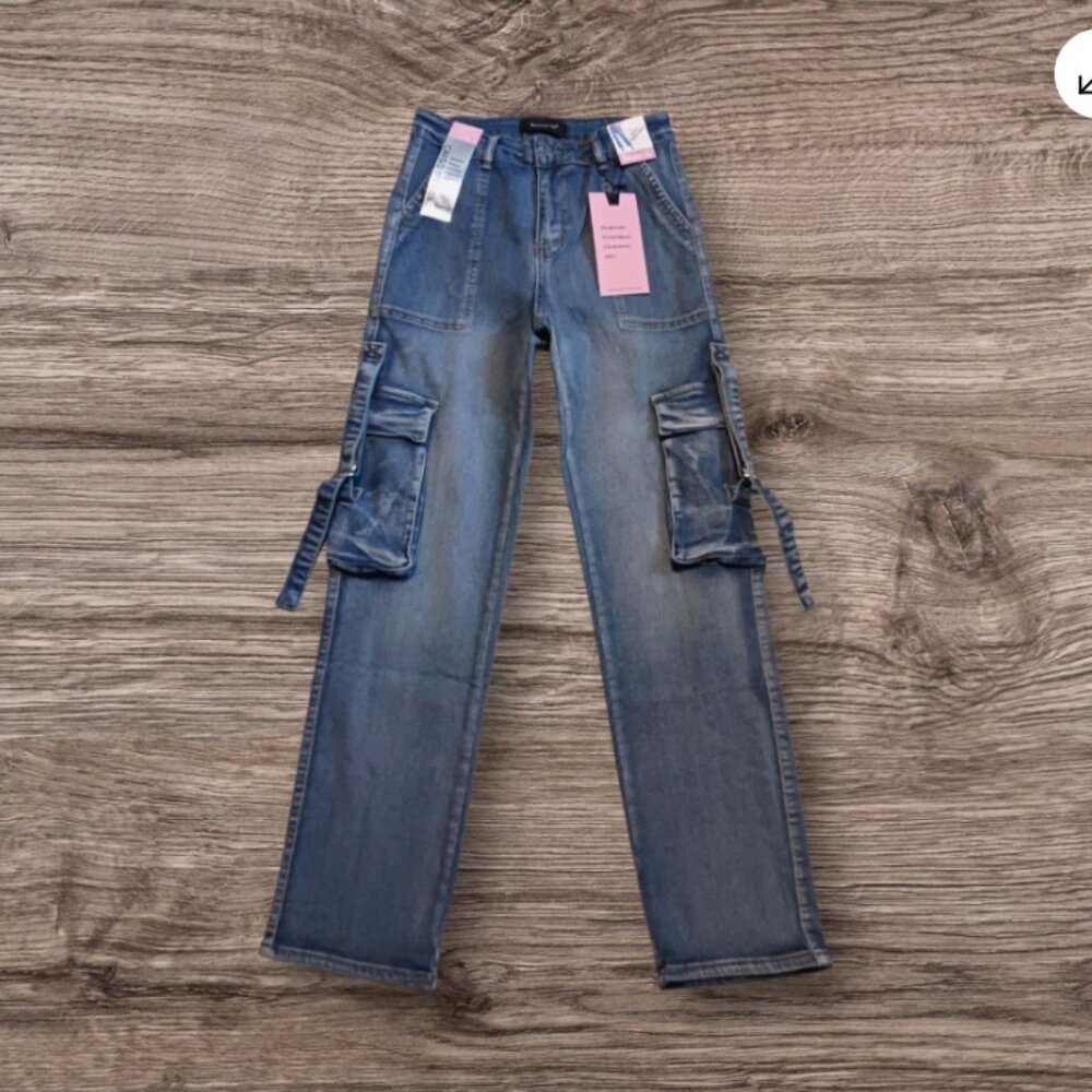 Between Us Cargo Jeans Denim Size 7 /W 26"x30" inseam Stretch Blue Straight Leg